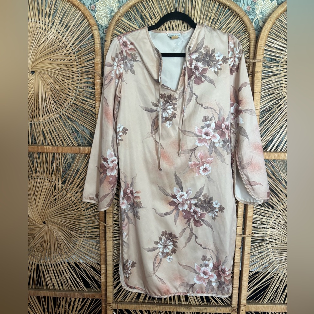 Vintage 1970s Floral Tie-Neck Tunic Dress in Blush and Taupe
